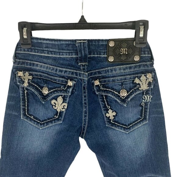 Miss Me Women's Size 27 Capri Denim Jeans Style JP5369P Rhinestones Embroidered - Picture 3 of 5